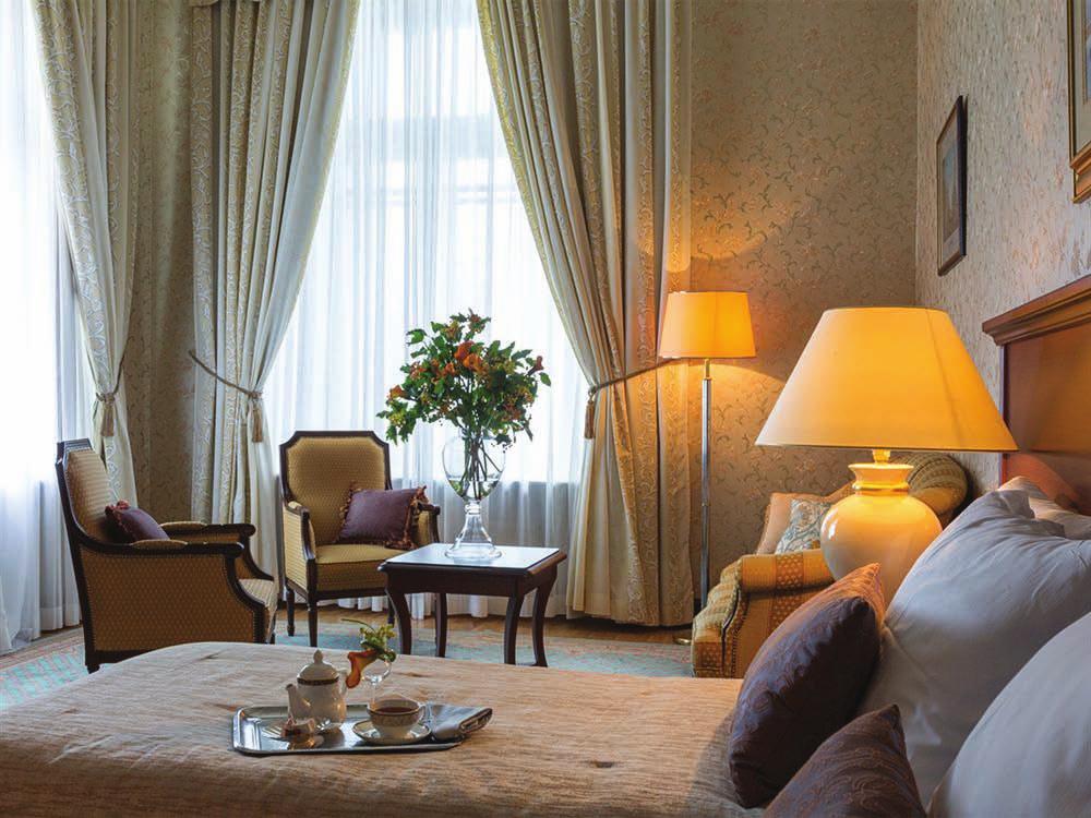 Where cities such as London and Paris are able to optimize ADR through weekend FIT business, the luxury hotels in Moscow are unable to drive their own fate for weekend business and are in the hands