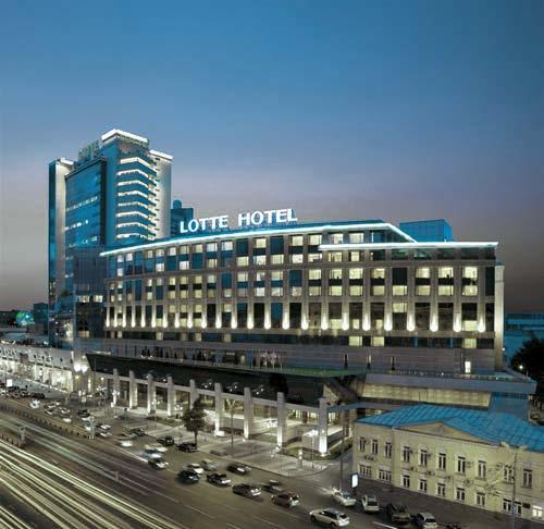 No other hotels in Russia except the Metropol could boast of hot water, refrigerators, elevators, and telephones at
