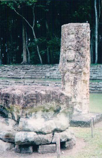 Kamena stela kao vremenski marker, Copan, Honduras Podesavanjem muzickih nota (brojeva) moze se otici u visu oktavu. Sta bi bila visa oktava u spiritualnom svijetu? Druga dimenzija!