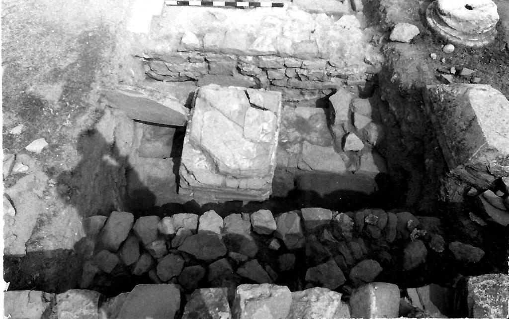 196 Carolyn S. Snively Fig. 9. T-79-7b, the trench in the portico north of the entrance to the atrium.