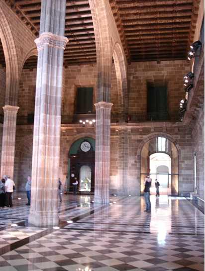 architecture in the Mediterranean. The Casa Llotja de Mar has the most interesting collection of Neoclassic sculpture in Spain.