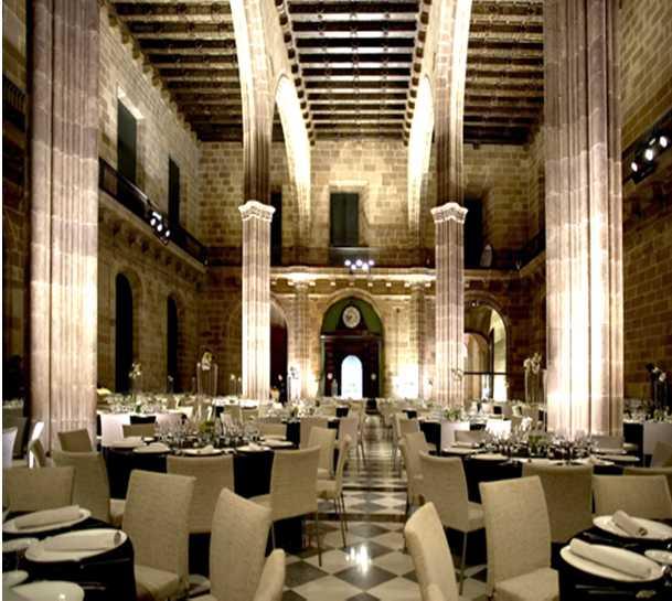 Historically, the Casa Llotja de Mar has been the seat of the most emblematic institutions of Catalan commerce, for instance, the Consulate of the Sea and