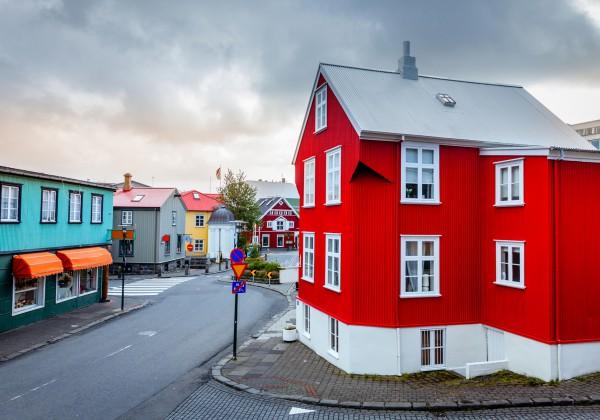past in Reykjavík. This afternoon we visit the Reykjanes peninsula famous for hot springs, picturesque mountains, bird cliffs, light houses and quaint fishing villages.