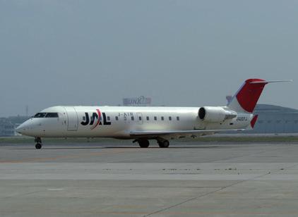 In the nineties, the Canadair Regional Jet replaced many more efficient but slower turboprops in the hub-spoke network but also supplemented narrowbody operations during off-peak hours and developed