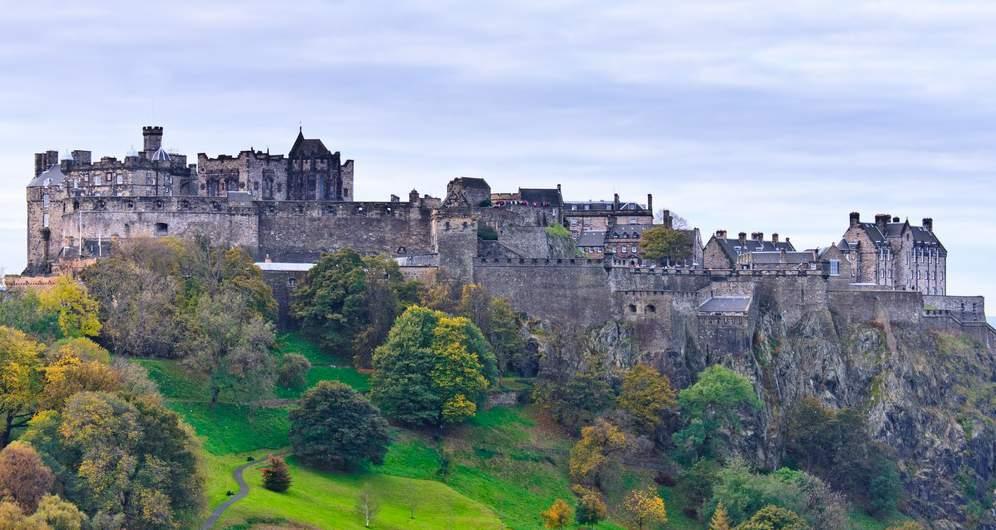 Day-to-Day Tour Summary DAY 1 - ARRIVE IN EDINBURGH You arrive in stunning Edinburgh, Scotland today and transfer to your hotel where you are greeted by your Scholarly Sojourns Tour Director who