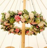 1, 3 4 5 ADDED SPARKLE 1. 3M HOOP TO HANG FLOWERS Create the ultimate floral show-stopper in your teepees with our over-size hoop.