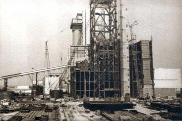 Средства за изградњу обезбеђена су почетком 1966, након чега се приступило детаљном пројектовању и набавци опреме за прву фазу изградње капацитета укупне снаге 420 MW. Радови су започети 27.