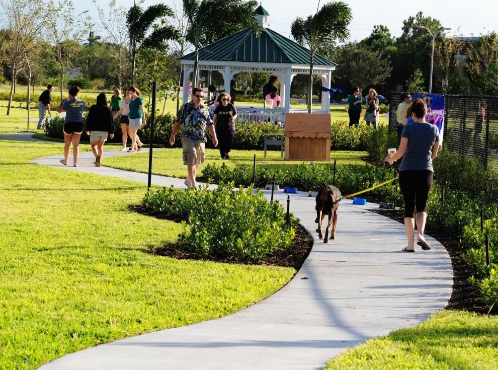 HISTORY OF BOYNTON VILLAGE PARK & DOG PARK The park was constructed as part of a collaborative effort between the City and JKM Developers.