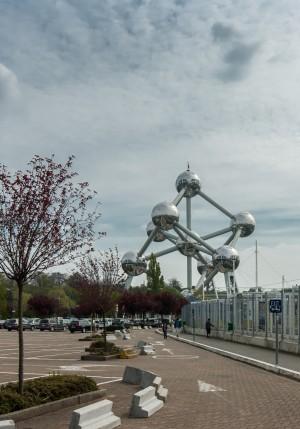 photo: HJ Imhoff photo: Nazar Leskiw Atomium Atomium square 1 B-1020 Brussels http://wwwatomiumbe/ The Atomium is a modern monument in the Heizelpark in Brussels Designed by the engineer André