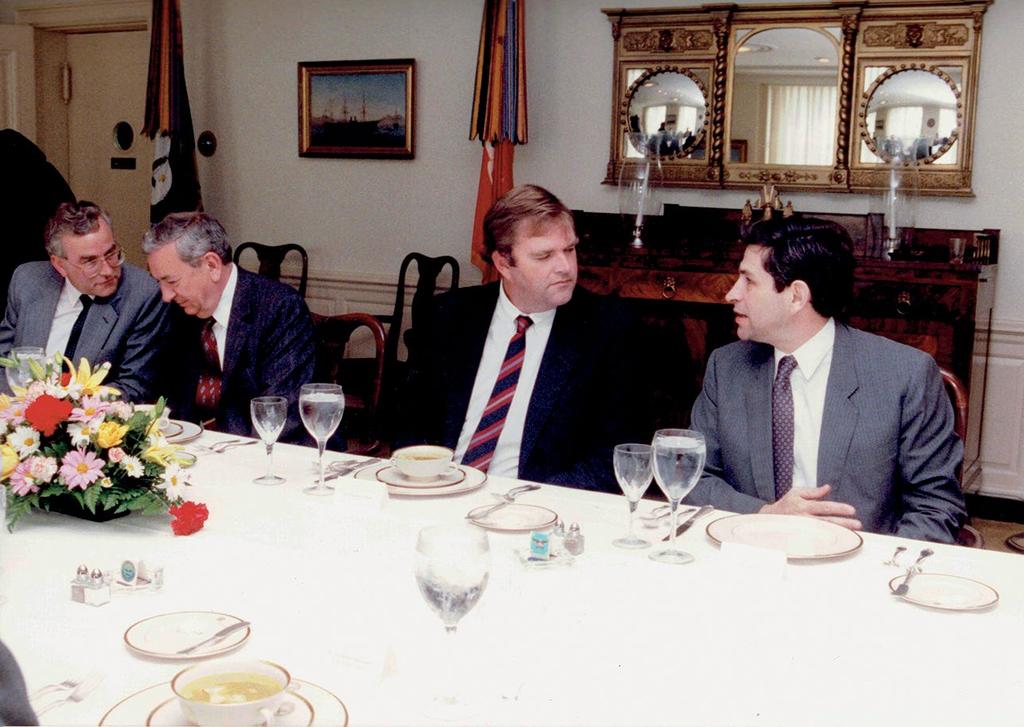 Geography, Power, Strategy and Defence Policy Photo 10: Lunch at