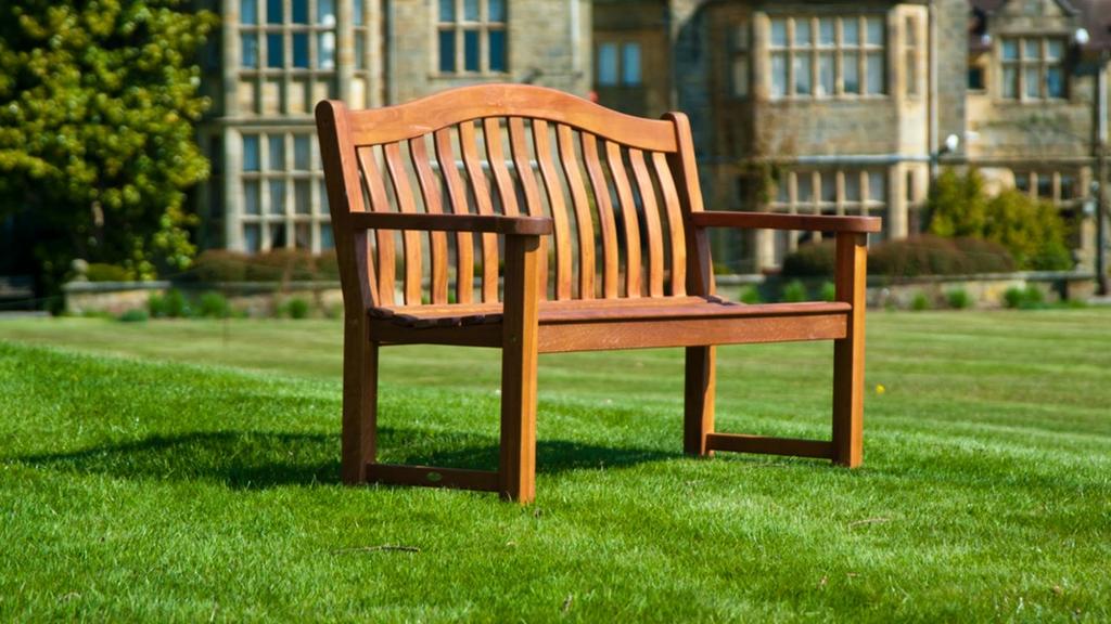 CORNIS BROADFIELD BENCH 4-189 & 5-215 Cornis Broadfield Bench 4ft & 5ft Our Large selection of Cornis furniture gives you the ability to create a fantastic outdoor lifestyle.