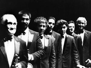 The first production of the show in 1992 featured Sexteto Tango, including masters Emilio Balcarce, Osvaldo Ruggiero, Oscar Herrero and