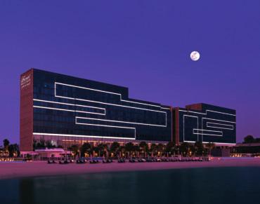 Deluxe Room Fairmont Bab Al Bahr Location: Between Maqta and Mussafah Bridges, Abu Dhabi Fairmont Bab Al Bahr, ideally located at the mainland gateway to the city of Abu Dhabi is the ideal location