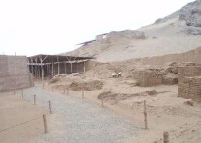 Workers excavating at the site. The Huaca de la Luna itself is a large complex of three main platforms, each one serving a different function.