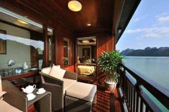 amenities & services: Wide windows in cabin and bathroom / Private balconies PREMIUM SUITES Number of cabins: 02 per vessel Cabin Location: