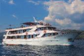OF CRUISES & BOATS DELUXE FIRST CLASS CHOOSE