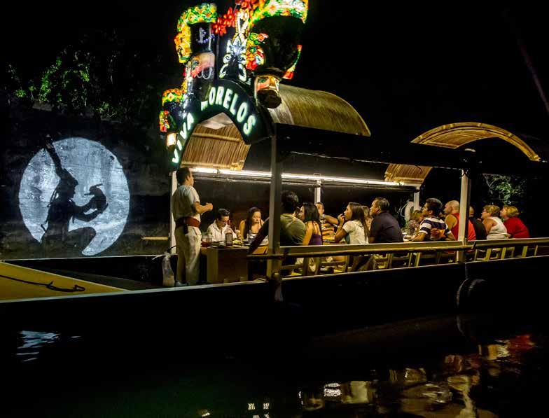 Includes: Transportation service from and to the comfort of your hotel with a specialized guide. A nighttime cruise on board a gondola.