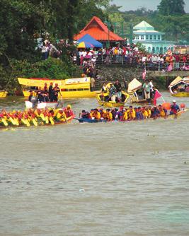 The Kuching Waterfront will be the venue for the regatta and so expect a larger crowd than before as it also coincide with Kuching City Day celebration and many visitors will be here.