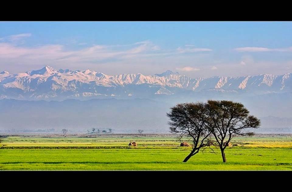 Headmarala, Sialkot Mountains of Jammu & Kashmir in the background.