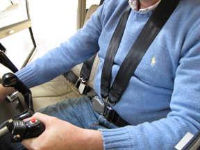 Inertial Reel Pilot & Copilot Seats Pulselight from Precise Flight Pulses your Dual Landing Lights, making