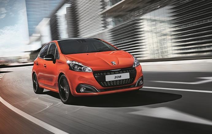 208 MOTABILITY 208 The PEUGEOT 208 with its sculpted shape offers sporty and elegant styling, its great range of exterior colour choices and innovative lifestyle technology means that you will truly