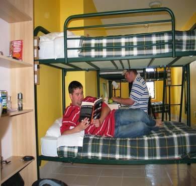 4 Accommodation in Hostels Hostelling International Location: Located at the corner of King and Church, downtown. Rooms: Single, Quad (4 people per room), Dorm (10 people per room).