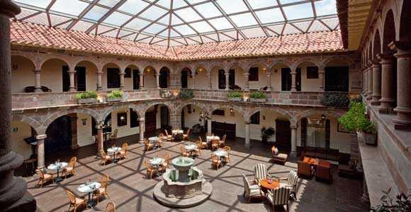 In a 16th century building in Cusco, Novotel Cusco offers modern rooms with heating and cable TV. It is only 3 blocks from Plaza De Armas and the cathedral.