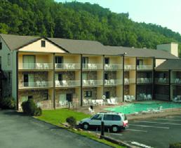 The Riverside Motor Lodge is located on the main street in the center of downtown Gatlinburg. Meeting and banquet facilities are available for groups up to 400 people.