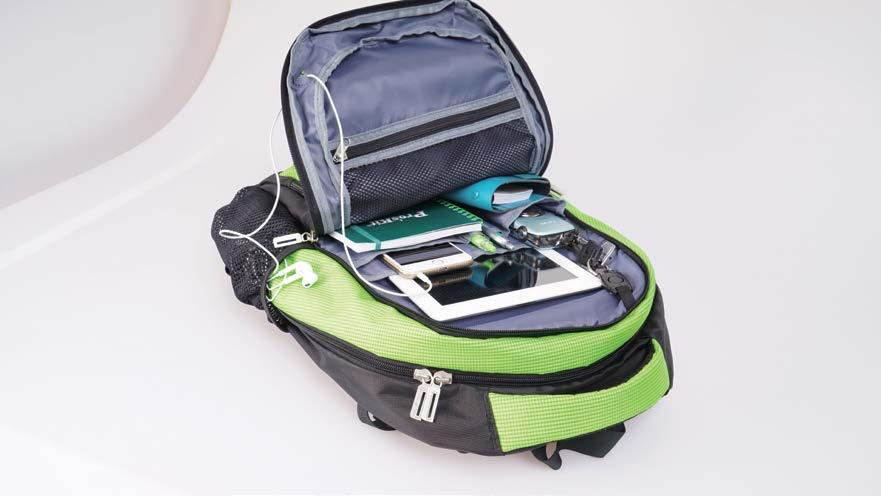 organizer provides extensive capacity for laptop, pad,