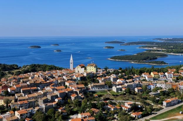 Destinations ROVINJ A town of artists, fishermen, caterers and merry townsfolk.