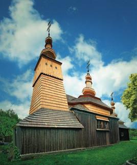 The picturesque Šariš village Hervartov is home to the oldest and best preserved wooden churches from the 15th century, the Church of Francis of Assisi, where visitors can admire the beautiful pure
