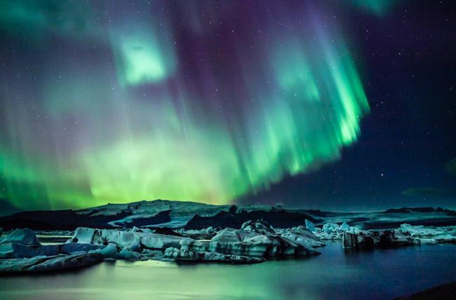 This itinerary includes the Northern Lights Academy with 6 evenings of presentations and guided lookouts for the Aurora Borealis.