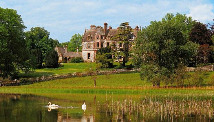 Day 12 Day at leisure Day at leisure to relax and enjoy the facilities at Castle Leslie Nestled on 1,000 acres of undulating Irish countryside, dotted with ancient woodlands and glittering lakes,