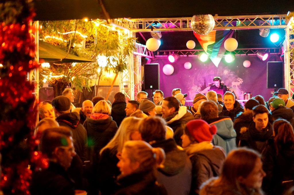 Enjoy something different at Hamburg s Winter Pride Market Hamburg s very own LGBT Christmas market When: Weekends only, 27 November -30 December 2017 Where: In the heart of Hamburg s fashionable