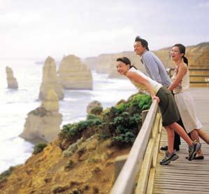 Later, we see the amazing Twelve Apostles rock formation and Loch Ard Gorge.