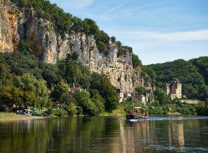 River Dordogne cruise at Domme, courtesy of Jane Woodcock St Emilion, Bordeaux Later we stop to explore the charming riverside town of Amboise, on the banks of the River Loire, with its Royal Palace,