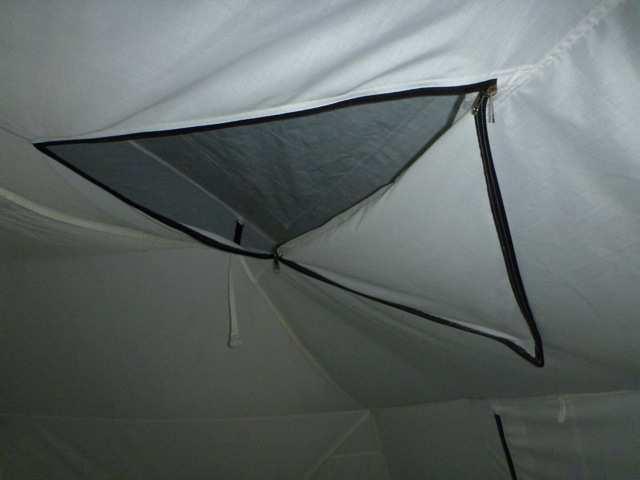 4.5. Inner tent ventilation system The inner tent has 2 triangular vents of 850mm length x 550mm height, made
