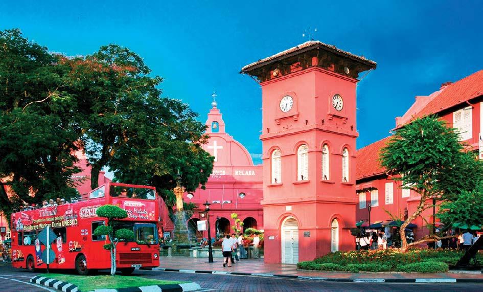 With goods from upscale shopping malls to great bargains at night markets, KL is truly a shopping haven.