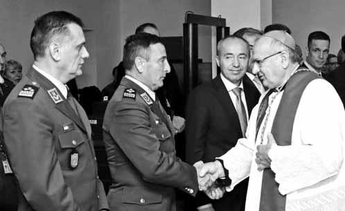 Tomislav Ivić i Zdravko Jakop, pomoćnici ministra Zoran Piličić, Nikola Brzica i Đurđa Hunjet i drugi djelatnici Ministarstva obrane i Glavnog stožera OS RH.