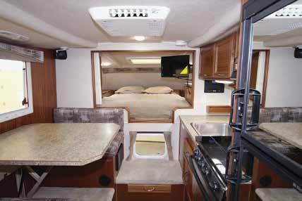 9 6 Q CLASSIC SPECIAL EDITION CLASSIC SPECIAL EDITION FEATURES 8 Side Awning