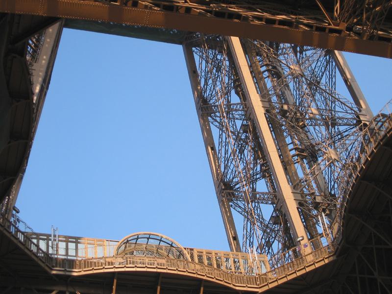 Ironwork Pattern According to Eiffel, the complex pattern of wrought-iron girders came from the need to stabilize the tower in strong winds.