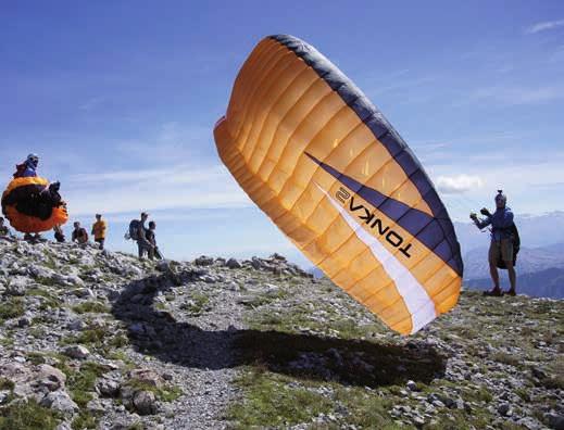 ACTIVE FLYING Active flying means flying in harmony with your paraglider.