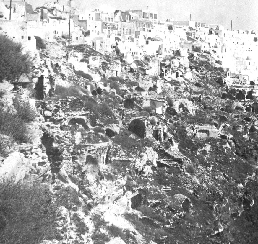 1956 1956 In 1956, strong earthquakes struck the island and interrupted the continuity of Santorini s