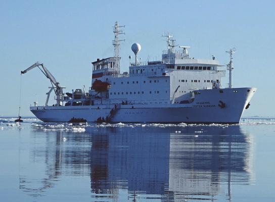 THE RIGHT SHIP = THE BEST EXPERIENCE Akademik Sergey Vavilov (One Ocean Voyager) The Akademik Sergey Vavilov is the perfect ship for exploring Canada's Arctic region.
