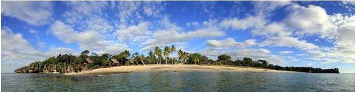 6 ACCOMMODATION: ANJAJAVY LE LODGE IN: 3 NOVEMBER 2018 OUT: 6 NOVEMBER 2018 Located on the West coast of Madagascar 120 Km North of Majunga, Anjajavy is a remote fishing village