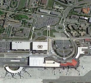 language in airport planning Concept which could be developed for smaller size airports (Toulouse = 7-8 millions PAX) Modify the public