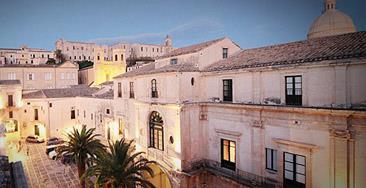 HOTEL Seven Rooms Villadorata In the heart of historic Noto, Seven Rooms Villadorata is an exclusive Sicilian guesthouse, occupying part of a 17thC palazzo.