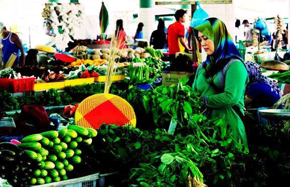 EXCITING DAY TOURS AT BINTULU Pasar Tamu & Pasar Utama Bintulu Pasar Tamu & Pasar Utama are two markets located near each other along the riverfront selling a range of