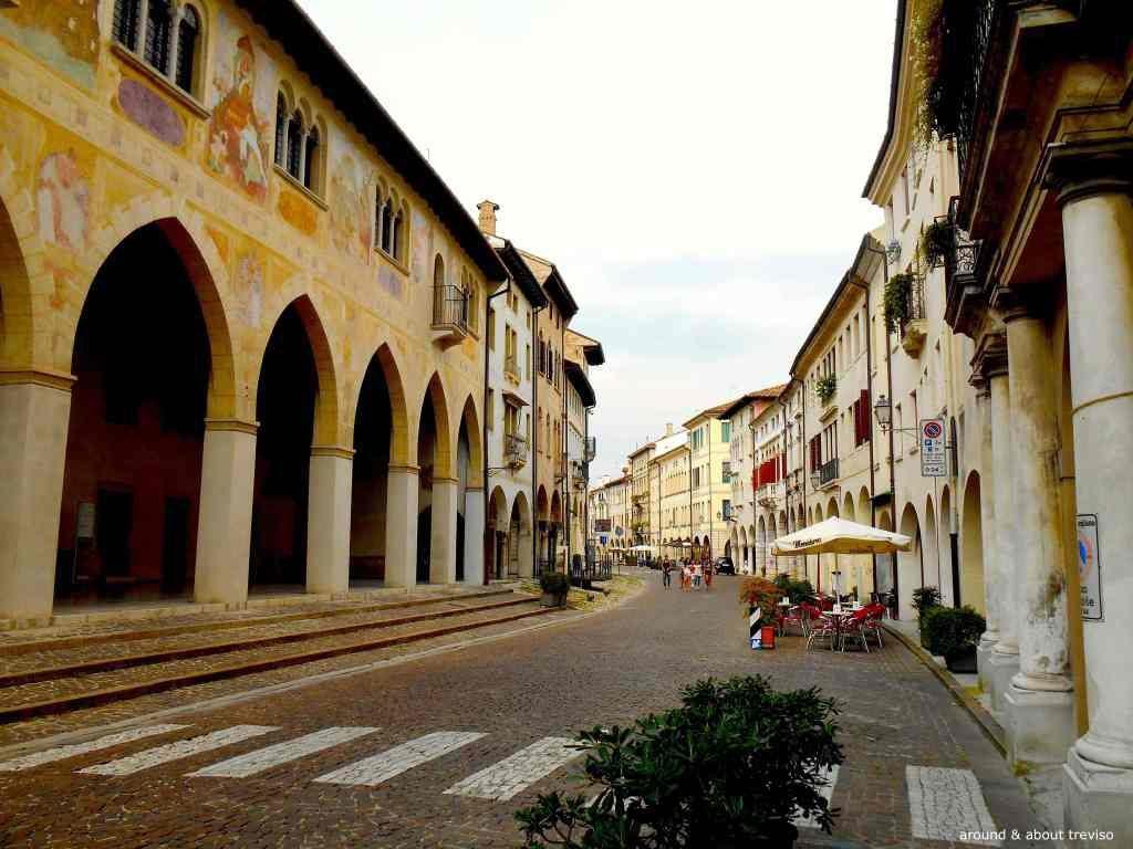 Conegliano Mini Guide - English by Around & About Treviso - Thursday, November 13, 2014 http://www.aroundandabouttreviso.