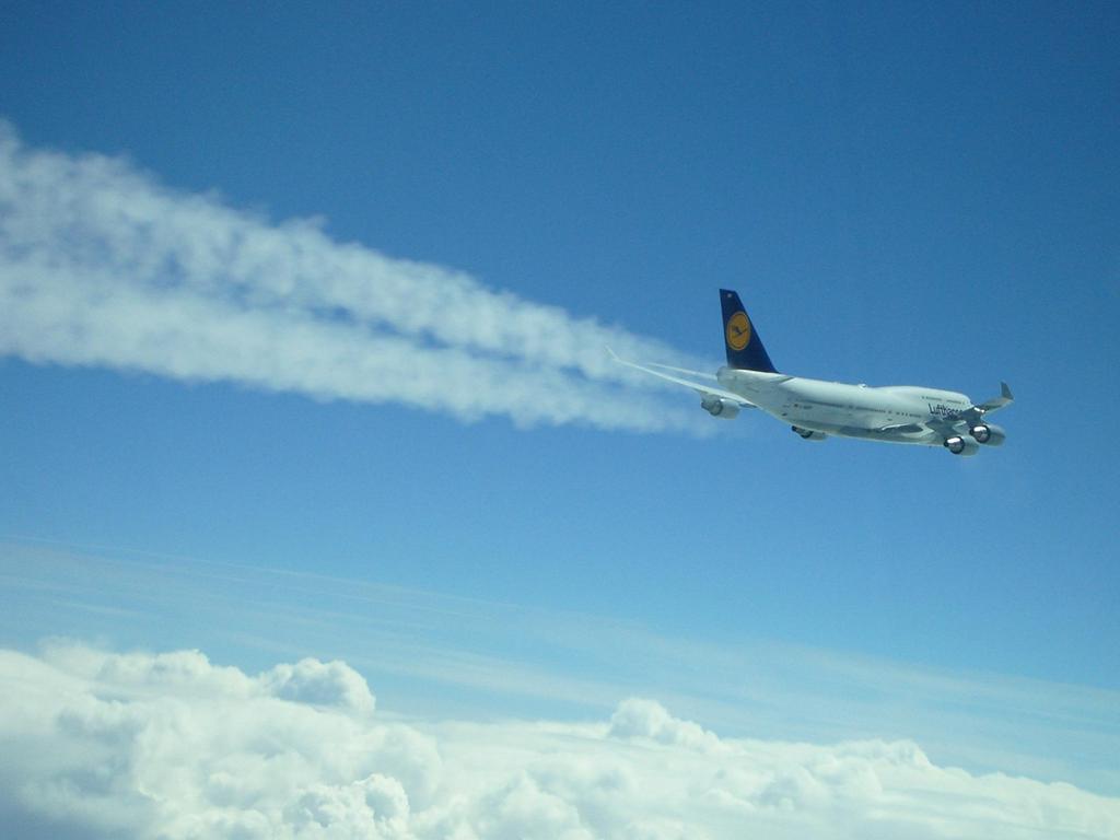 Wake vortex : cruise Tests to be done in «contrails» MTO conditions: - vortex captures the contrails - vortex core visualized by the contrails - contrails